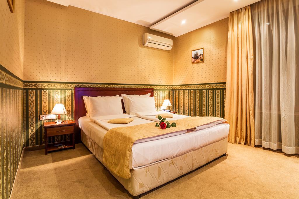 Chateau Montagne Hotel Troyan Troyan  Ngoại thất bức ảnh