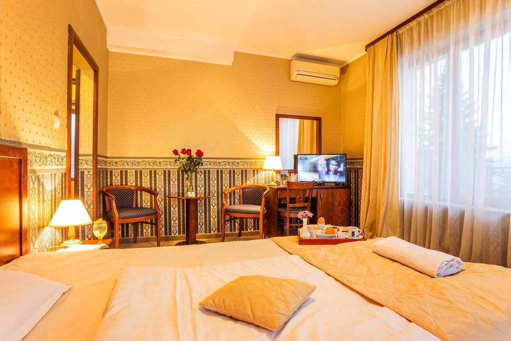 Chateau Montagne Hotel Troyan Troyan  Ngoại thất bức ảnh