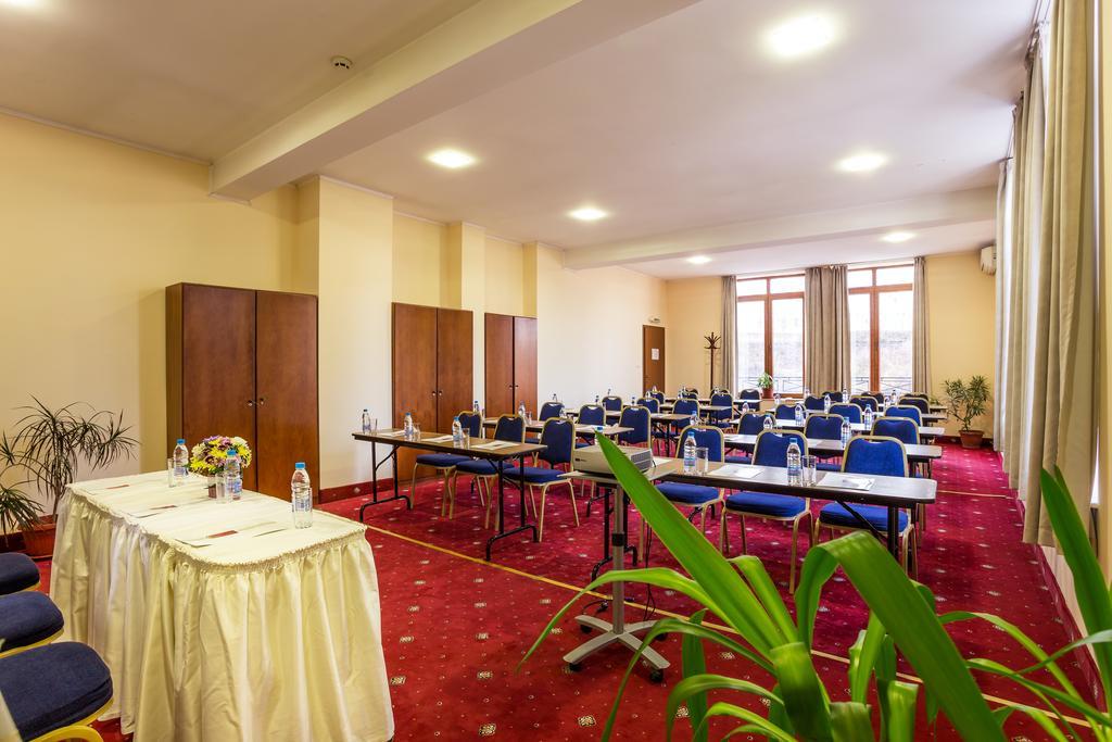 Chateau Montagne Hotel Troyan Troyan  Ngoại thất bức ảnh