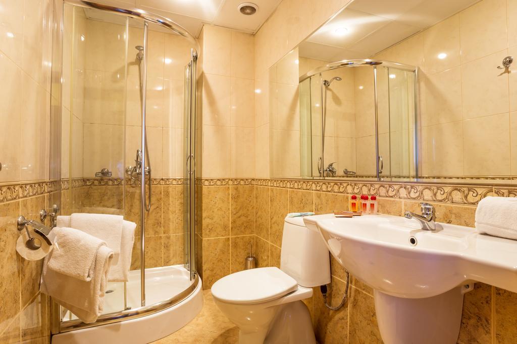 Chateau Montagne Hotel Troyan Troyan  Ngoại thất bức ảnh